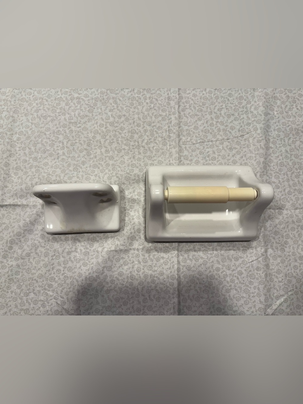 Vintage White Ceramic Wall-Mount Bathroom Toilet Paper Holder & Toothbrush Hold